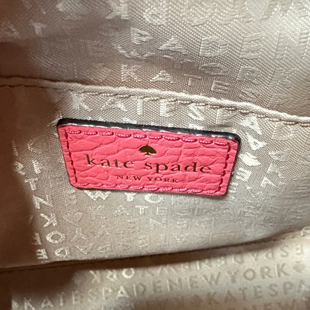 Kate Spade - Perri Lane Bubbles Leather Crossbody in Coral - excellent condition - Picture 2 of 8